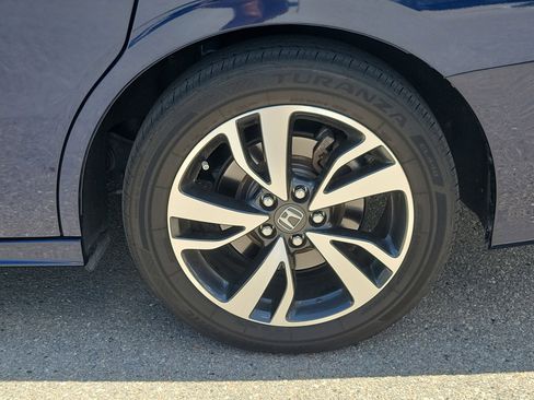 Used 2024 Honda Odyssey Touring image 9