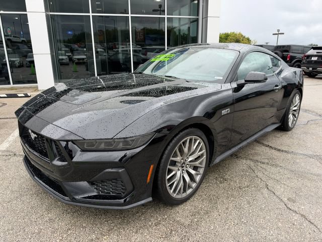 Used 2026 Ford Mustang GT Premium RWD image 3