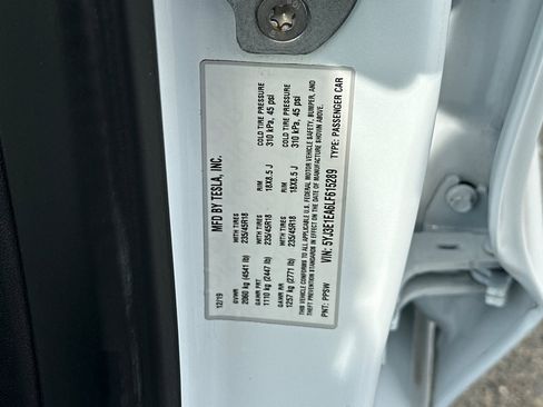 Used 2020 Tesla Model 3 image 32