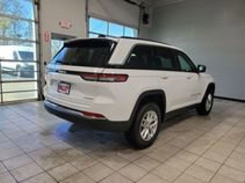 New 2026 Jeep Grand Cherokee Laredo X AWD/4WD image 4