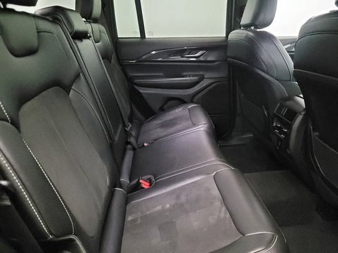 Used 2023 Jeep Grand Cherokee Altitude AWD/4WD image 19