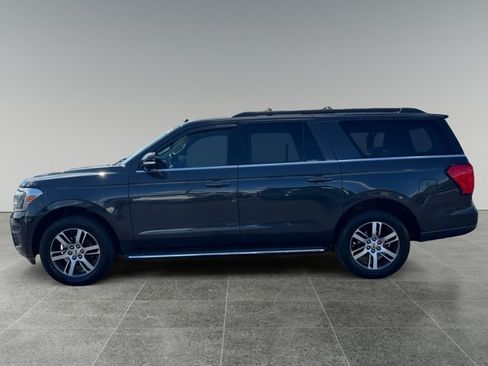 Used 2022 Ford Expedition Max XLT AWD/4WD image 3