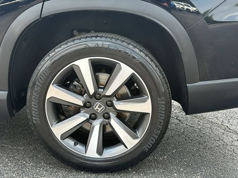 Used 2023 Honda Pilot Touring image 9