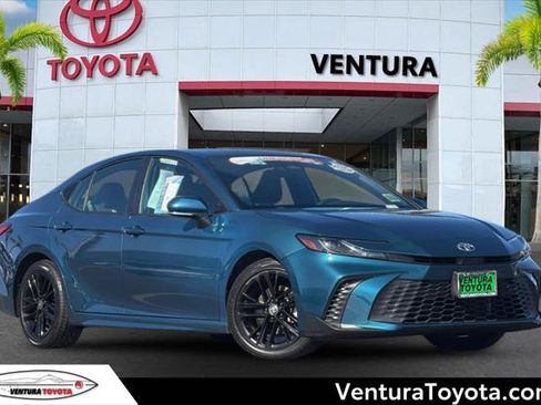 Certified 2025 Toyota Camry SE FWD image 1