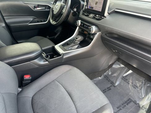 Used 2024 Toyota RAV4 XLE FWD image 14