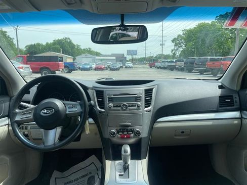Used 2011 Subaru Outback 2.5i Premium AWD/4WD image 9