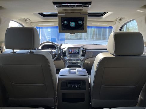 Used 2020 Chevrolet Tahoe Premier w/ Premier 6.2L Value Package AWD/4WD image 27