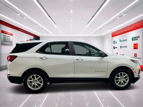 Used 2022 Chevrolet Equinox LS w/ LS Convenience Package FWD image 8