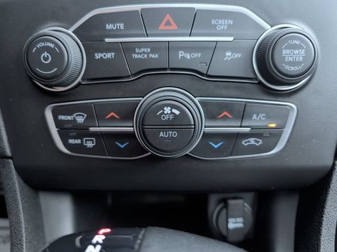 Used 2021 Dodge Charger R/T w/ Driver Convenience Group RWD image 19