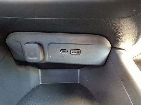 Used 2025 Chevrolet Trax RS w/ Driver Confidence Package image 32