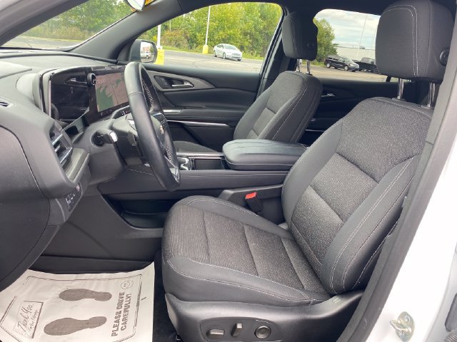 Certified 2025 Chevrolet Traverse LT w/ LPO, Floor Liner Package FWD image 16