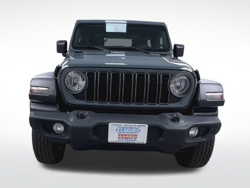 Used 2025 Jeep Wrangler Sport AWD/4WD image 17