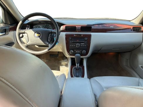 Used 2011 Chevrolet Impala LTZ FWD image 22