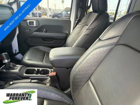 Used 2024 Jeep Wrangler High Altitude AWD/4WD image 9