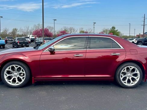Used 2017 Chrysler 300 C Platinum w/ Safetytec Plus Group RWD image 4