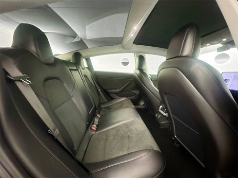 Used 2018 Tesla Model 3 Long Range image 26