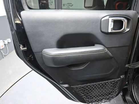 Used 2018 Jeep Wrangler Unlimited Rubicon AWD/4WD image 36