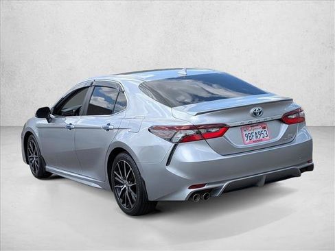 Used 2022 Toyota Camry SE w/ Audio Upgrade Package FWD image 7