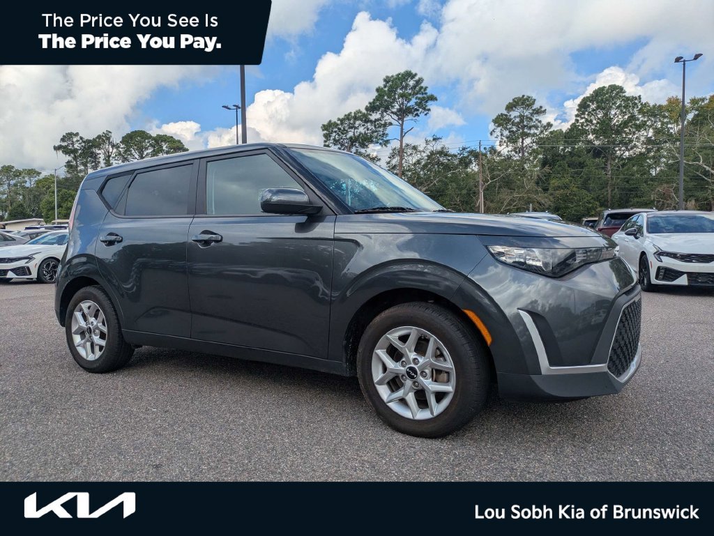 Used 2024 Kia Soul LX w/ Option Group 015 FWD image 1