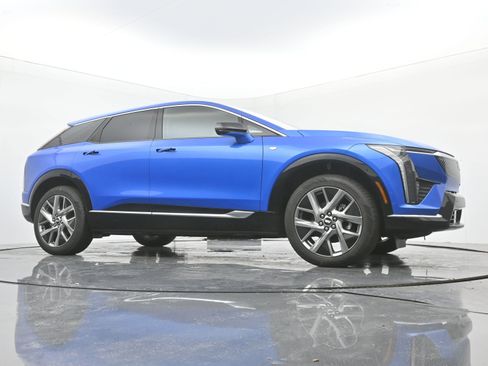 New 2026 Cadillac Optiq Luxury 2 w/ LPO, Floor Liner Package image 20