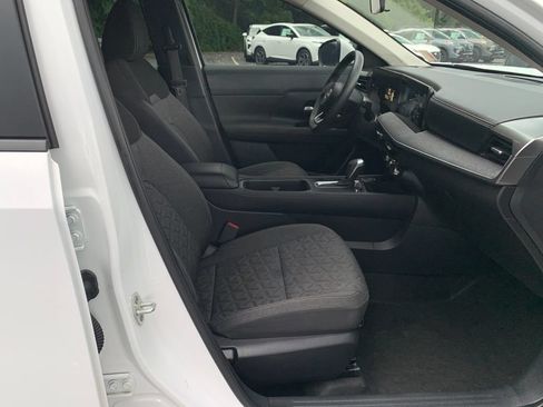Used 2025 Nissan Kicks SV FWD image 30