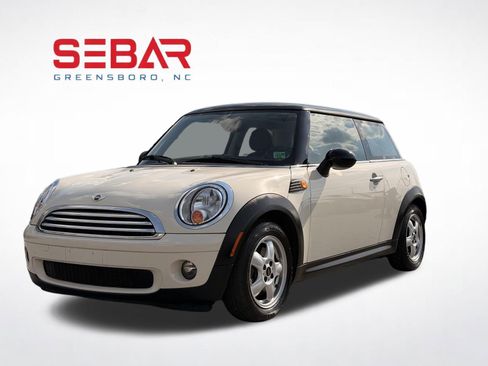 Used 2010 MINI Cooper Hardtop image 8