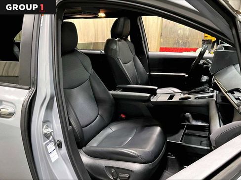 Certified 2022 Toyota Sienna XLE Woodland Edition image 9