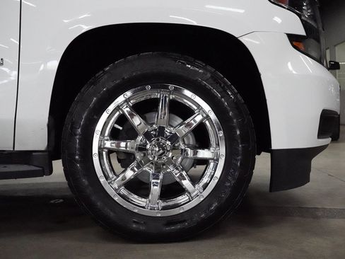 Used 2020 Chevrolet Suburban LT AWD/4WD image 35