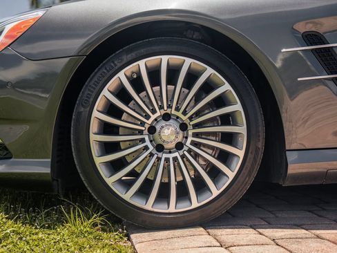 Used 2013 Mercedes-Benz SL 550 image 15