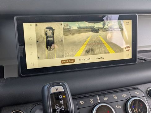 Used 2024 Land Rover Defender 110 S image 13