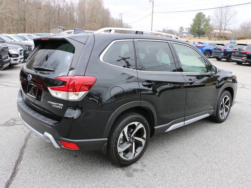 Used 2023 Subaru Forester Touring image 8