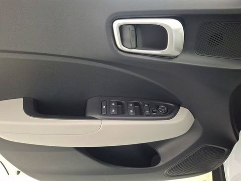 New 2026 Hyundai Venue SEL FWD image 10