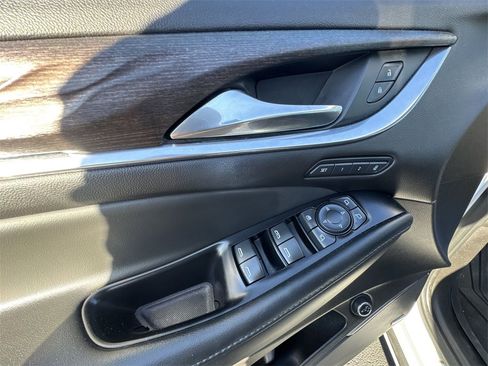 Used 2022 Buick Enclave Avenir image 13