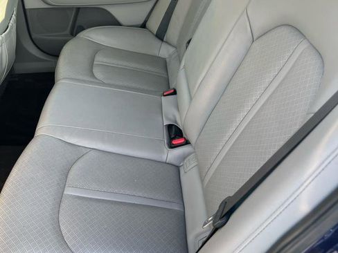 Used 2018 Kia Optima EX w/ Premium Package image 9