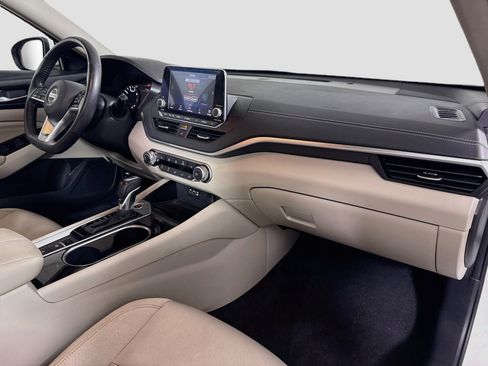 Used 2022 Nissan Altima 2.5 SV w/ SV Premium Package FWD image 30