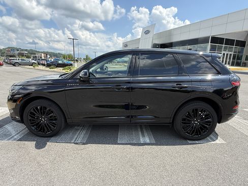 Used 2023 Lincoln Corsair AWD w/ Equipment Group 101A image 8