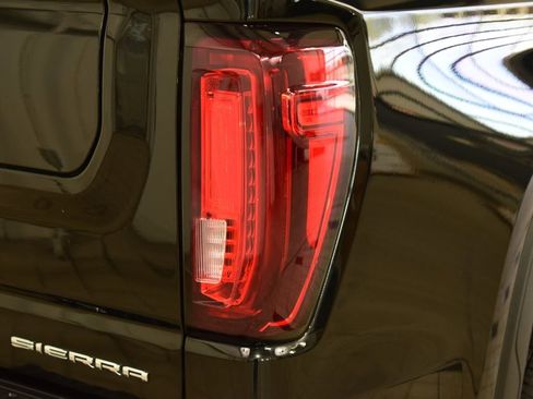 Used 2024 GMC Sierra 1500 Denali w/ Denali Reserve Package AWD/4WD image 21