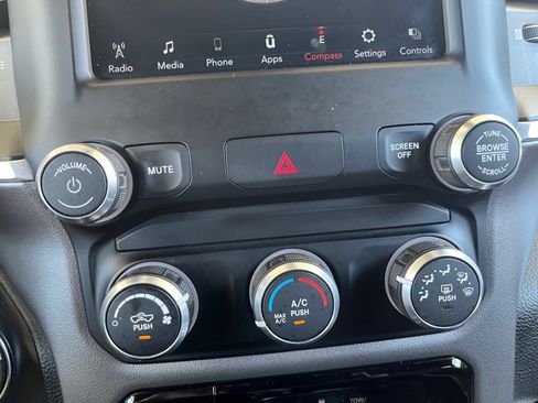 Used 2019 RAM 1500 Big Horn RWD image 24