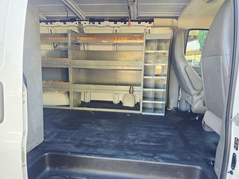 Used 2017 Chevrolet Express 2500 image 26