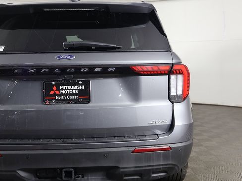 Used 2025 Ford Explorer Active image 16
