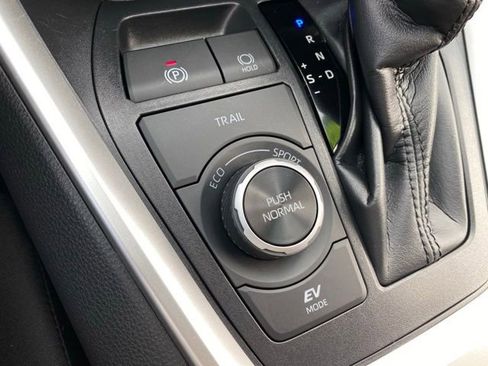 Used 2024 Toyota RAV4 XLE w/ Convenience Package AWD/4WD image 19