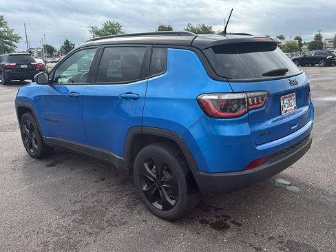 Used 2019 Jeep Compass Latitude AWD/4WD image 4