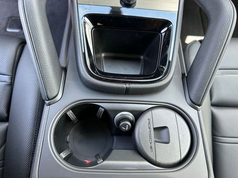 Used 2025 Porsche Cayenne E-Hybrid Coupe image 21