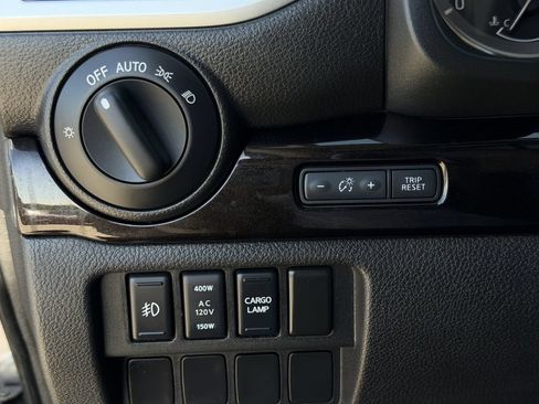 Used 2017 Nissan Titan SV AWD/4WD image 24