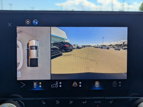 Used 2026 Chevrolet Colorado LT w/ LT Convenience Package AWD/4WD image 24