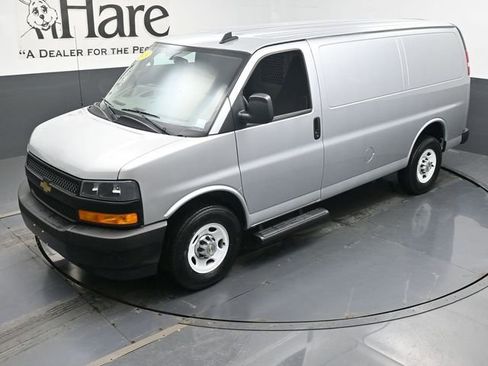 Used 2024 Chevrolet Express 3500 image 40