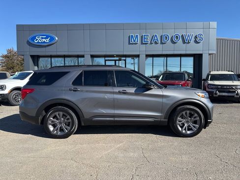 Used 2023 Ford Explorer XLT w/ Equipment Group 202A image 7