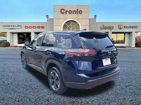 Used 2025 Nissan Rogue SV AWD/4WD image 5