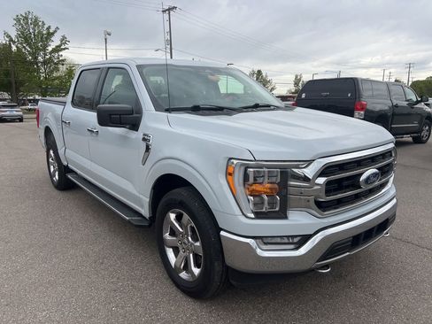 Used 2021 Ford F150 XLT w/ Equipment Group 302A High AWD/4WD image 4