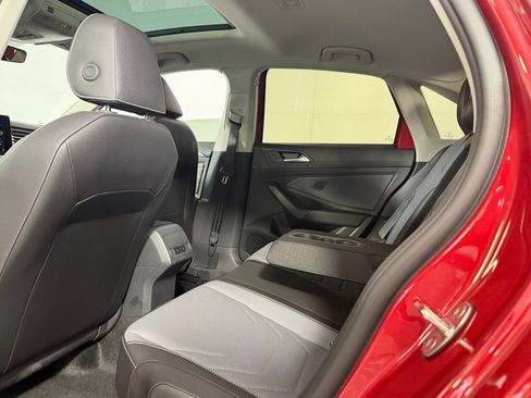 Used 2025 Volkswagen Jetta SEL image 29